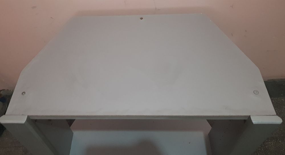 Stolik pod telewizor akwarium