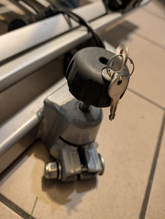 Bagażnik rowerowy na hak platforma Amos Giro 3 odchylany