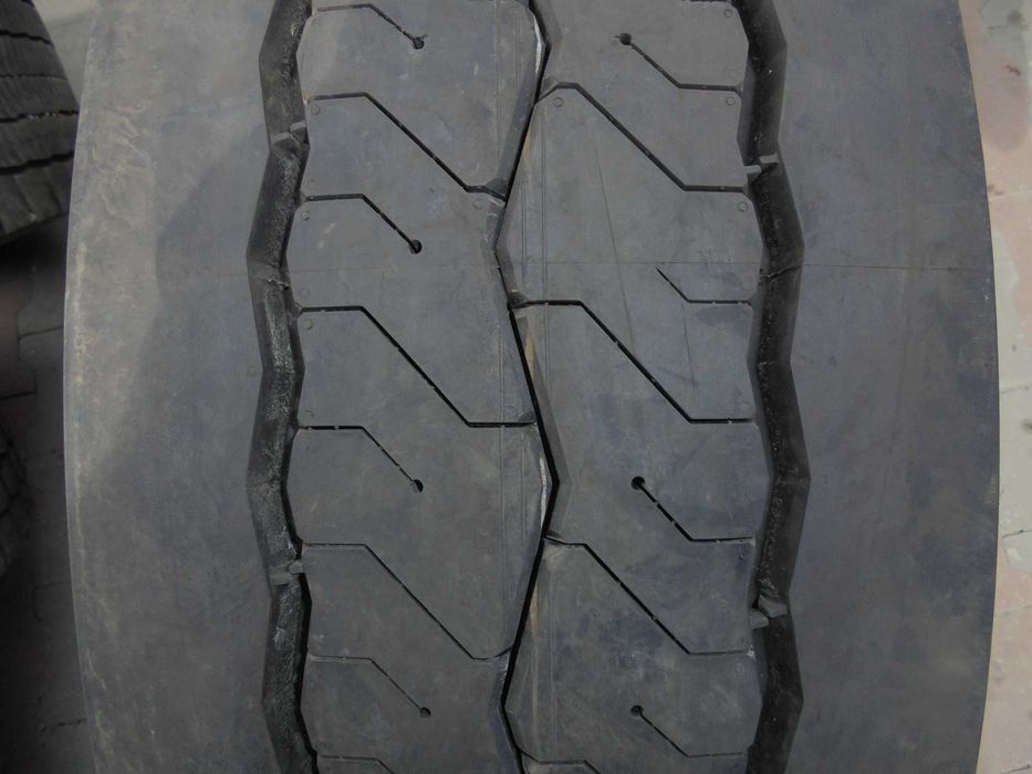 opona 275/70R22.5 Bridgestone U-AP 002 (750 netto)