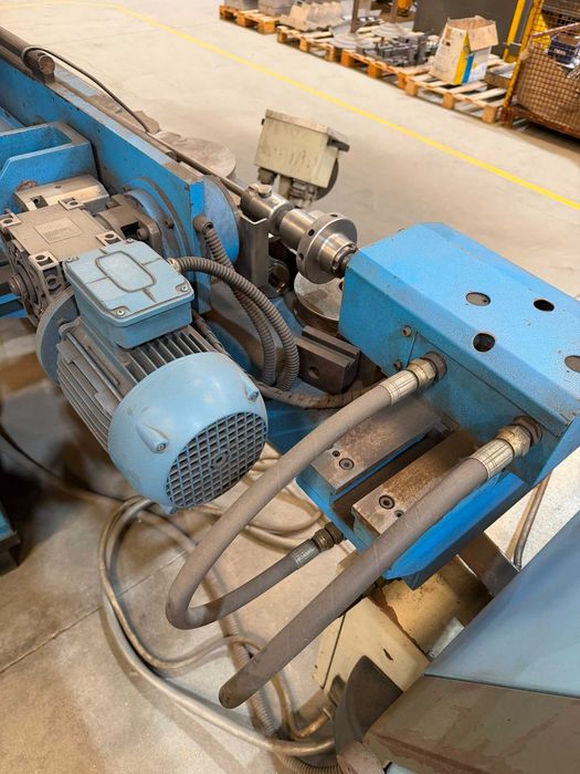 Máquina de Curvar Tubo CNC