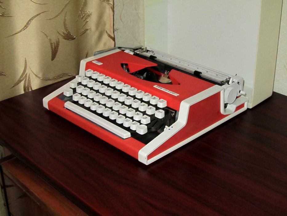 →→ОТ МАСТЕРА Печатная машинка Unis tBm De LuXe, 80-х Друкарська машина