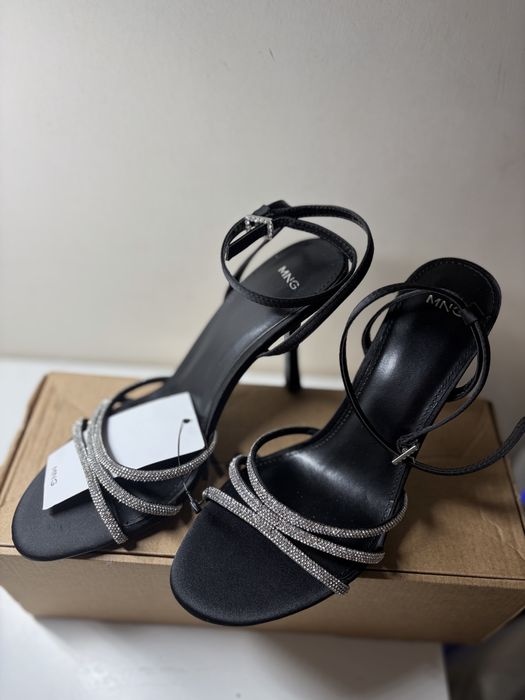 Продам босоножки на каблуке MANGO