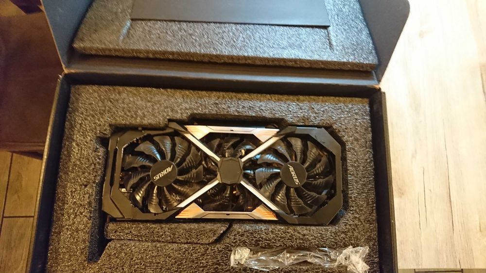 1080ті Aorus неробоча..