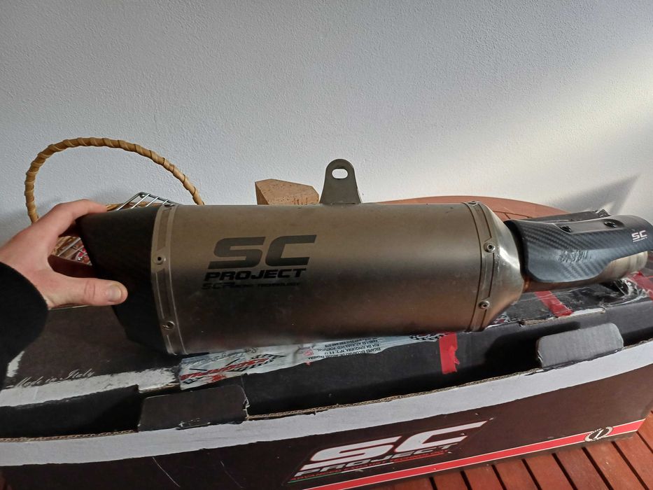 Escape Esportivo (SC PROJECT) Honda CB750R Hornet