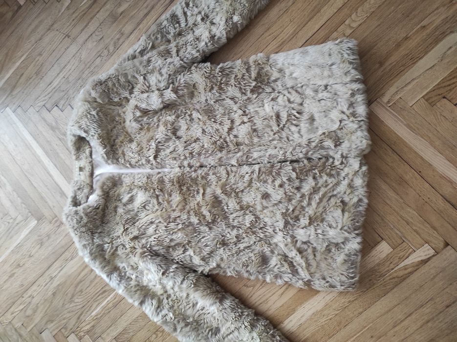 Коміри із натурального хутра та шуба .