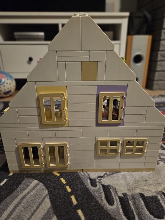 Domek lego duplo.