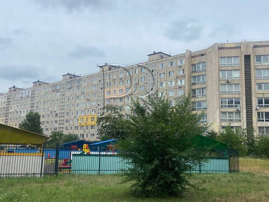 Продаж 2-ноі квартири по вул.Прирічна, Івасюка 5 ст.метро  Оболонь,Мінська