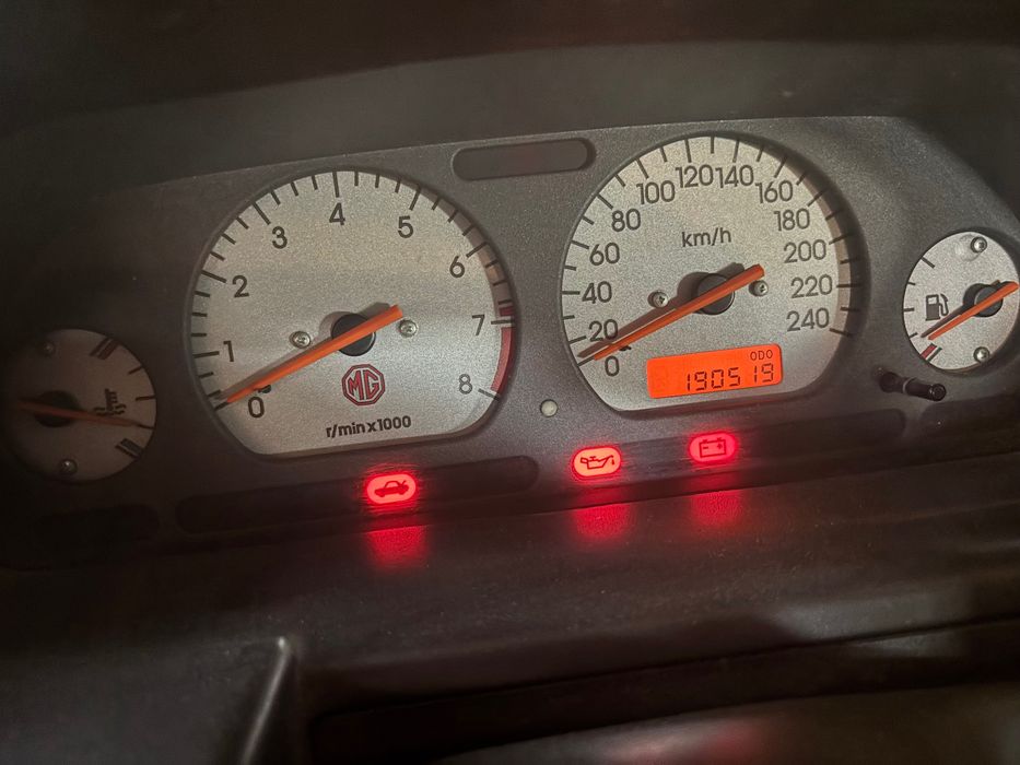 Vendo carro MG ZR 180