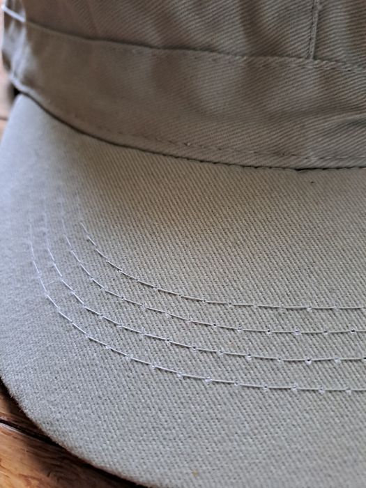 Czapka w kolorze oliwkowym