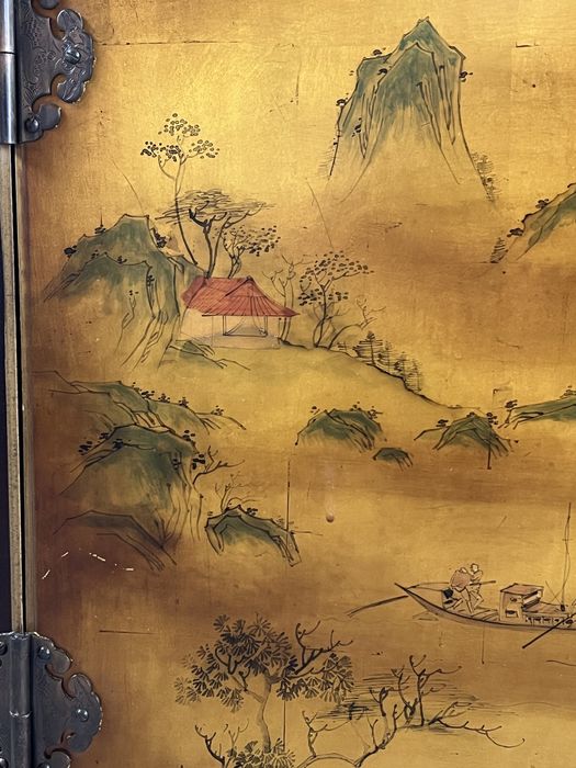 Вінтажна шафа в стилі Шинуазрі