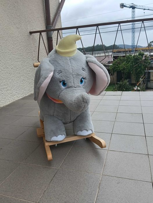 Elefante baloiço