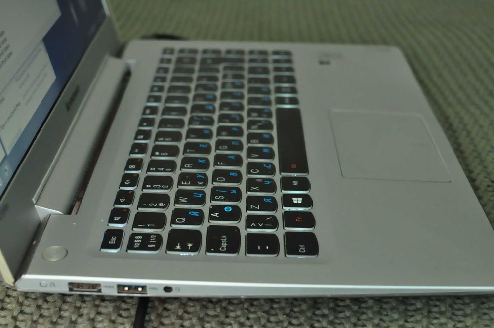 Мощный ноутбук Lenovo u330 (Core i5/8Gb/SSD /video 2Gb)