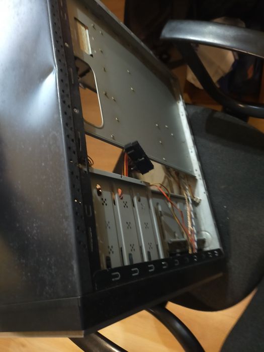 Два корпуса  для пк