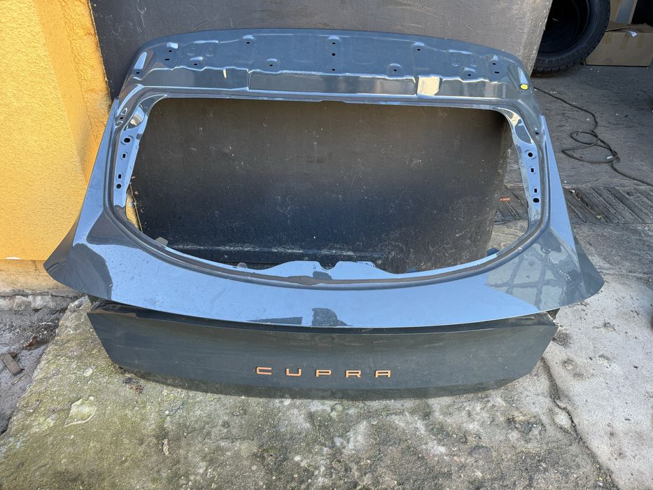 Klapa bagażnika Cupra Formentor