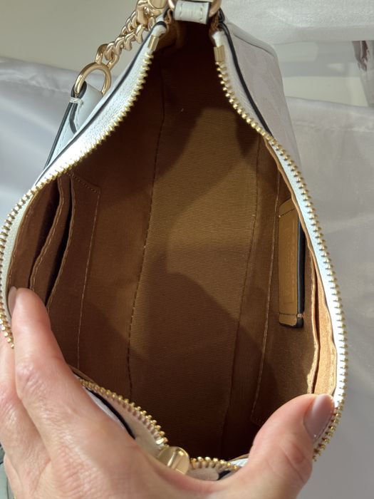 Сумочка Coach Tery біла молочна світла на ланцюжку класична