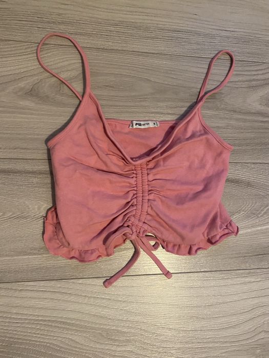 Różowy top na ramiączkach