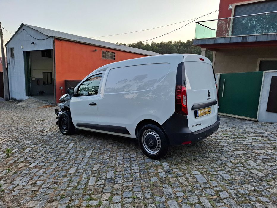 RENAULT EXPRESS 1.5 BLUE DCI ADVANCE NACIONAL DE 2022 (COM IVA DEDUTIVEL INCLUIDO)