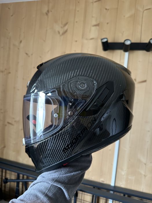 S-ка Scorpion exo 1400 carbon шолом шлем