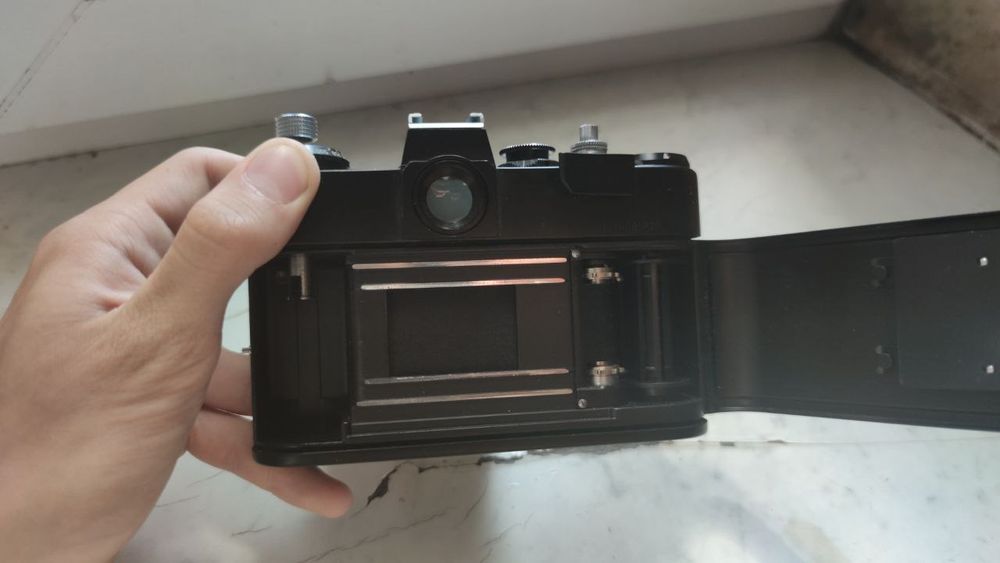 Фотоаппарат Зенит ЕМ объективом Meyer optik Domiplan 2.8/50