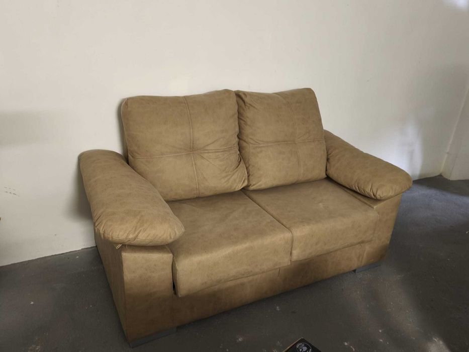 Sofá castanho como novo