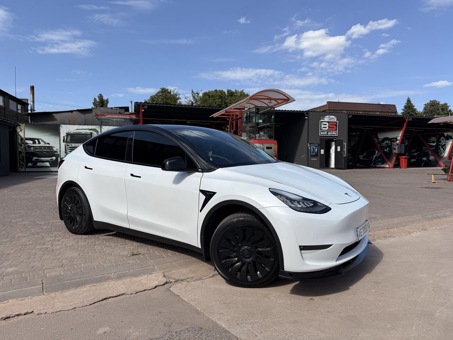 Продам Tesla Model Y