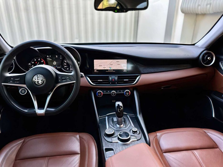 Alfa Romeo Giulia      2018
