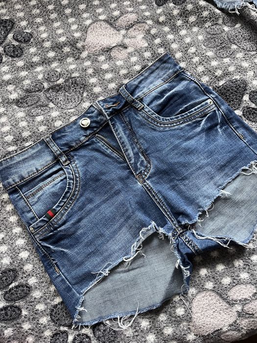Стильні джинсові шорти A.S. Jeans з бахромою та декором
