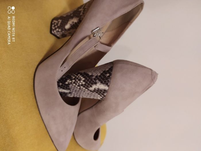 BATA skórzane czółenka damskie - beżowe R.39