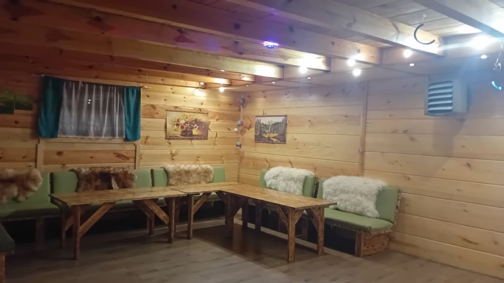 Domek z balią i salą na imprezy i przyjęcia