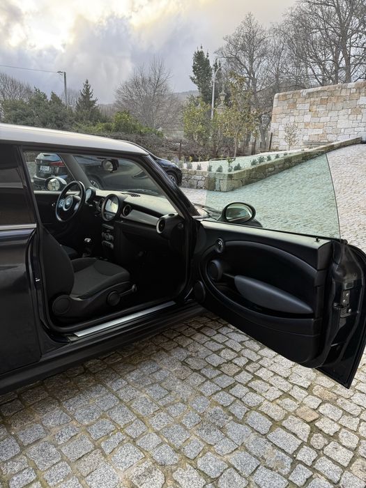 MINI Cooper One.64728334266754124