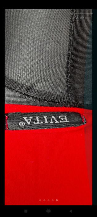 Damska czerwona bluzka z rozcięciem na dekolcie lato