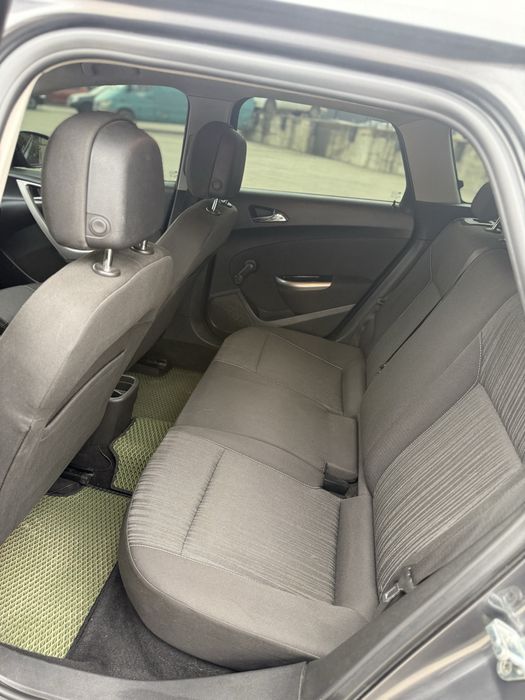 Продам Opel Astra j 2011p