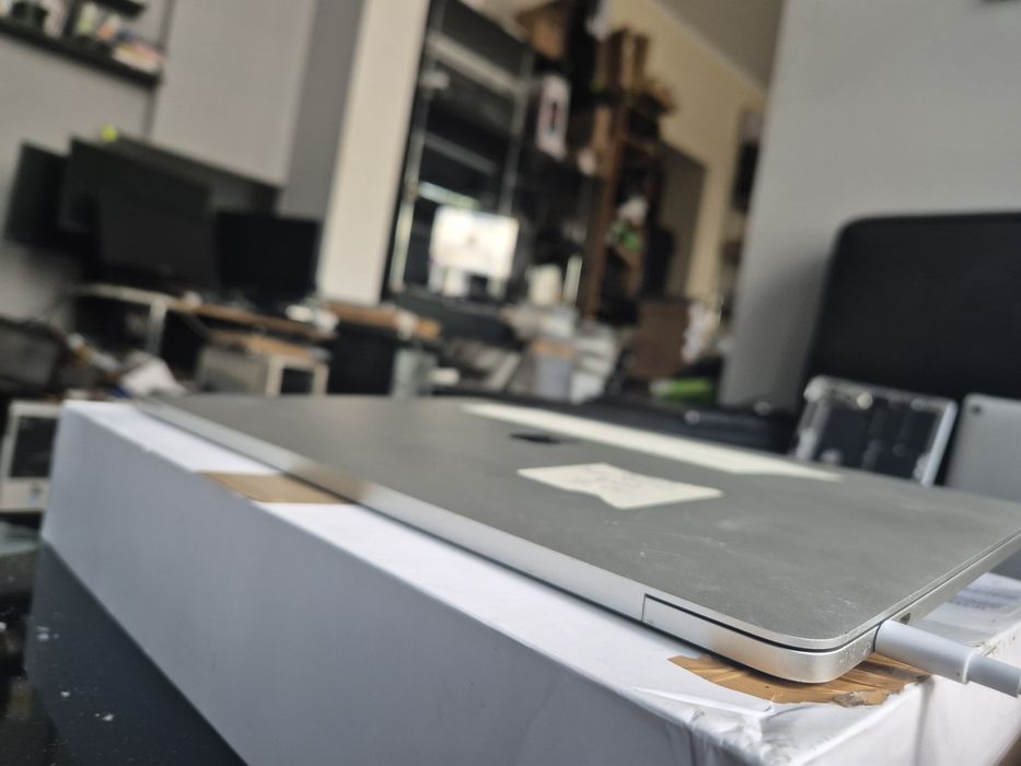 Topcase pl klawiatura  macbook pro a1990 silver nowy