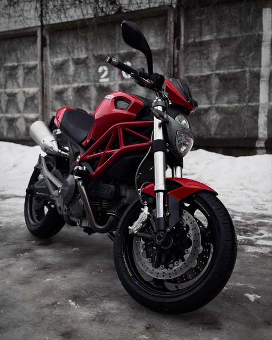 Ducati monster 696