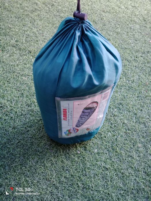 Tenho para vender dois sacos cama em bom estado 5€  cada um