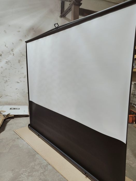 TYLKO CAŁOŚĆ 9 Składany Ekran do projektora walizkowy  HURT 9SZT