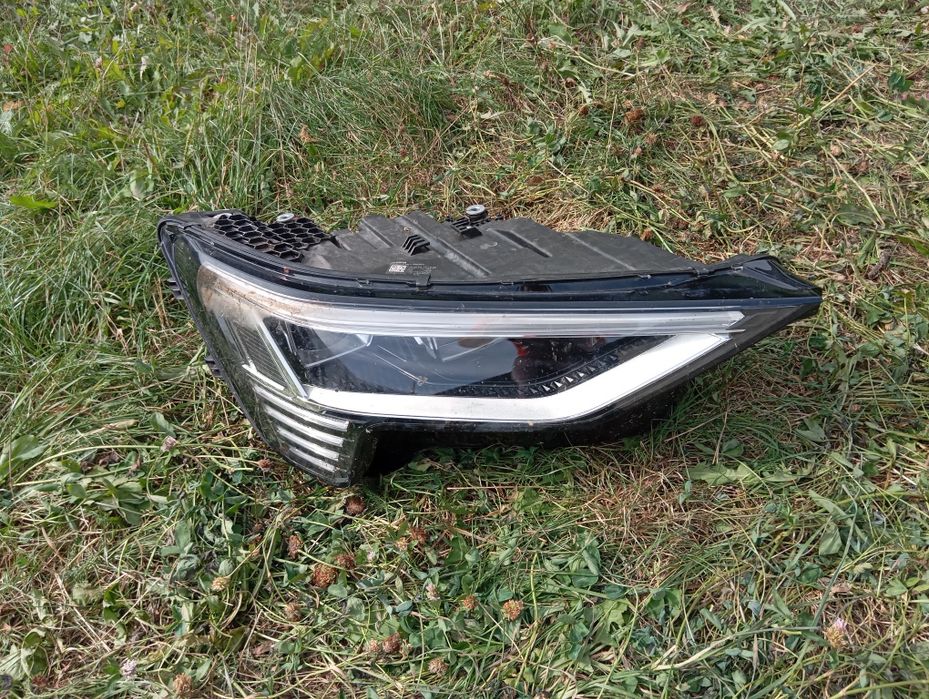 Lampa reflektor prawy przód Audi E-Tron Full LED Oryginał Europa