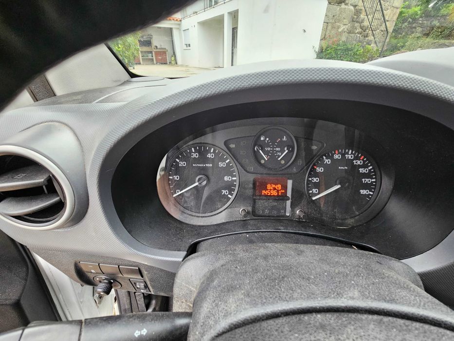 Vendo carrinha pegueot 2015