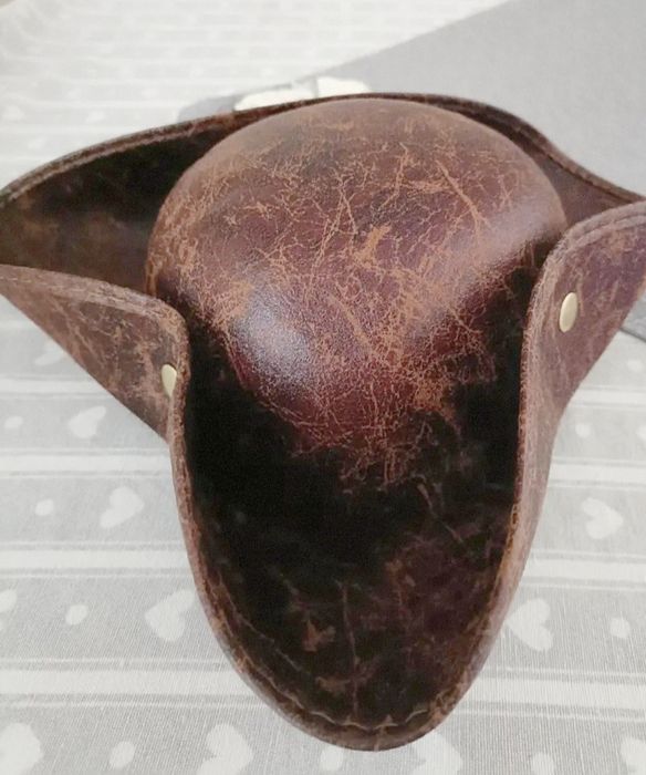 Chapéu Tricornio Pirata em couro