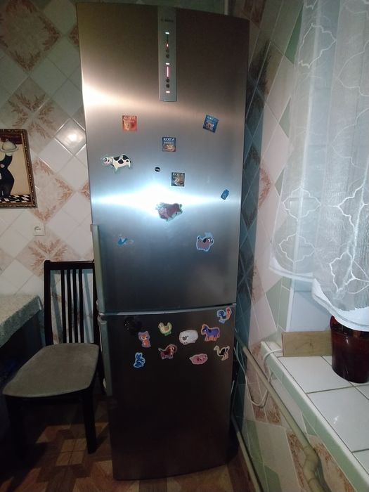 Холодильник Bosh KGN39XL20R01 під ремонт