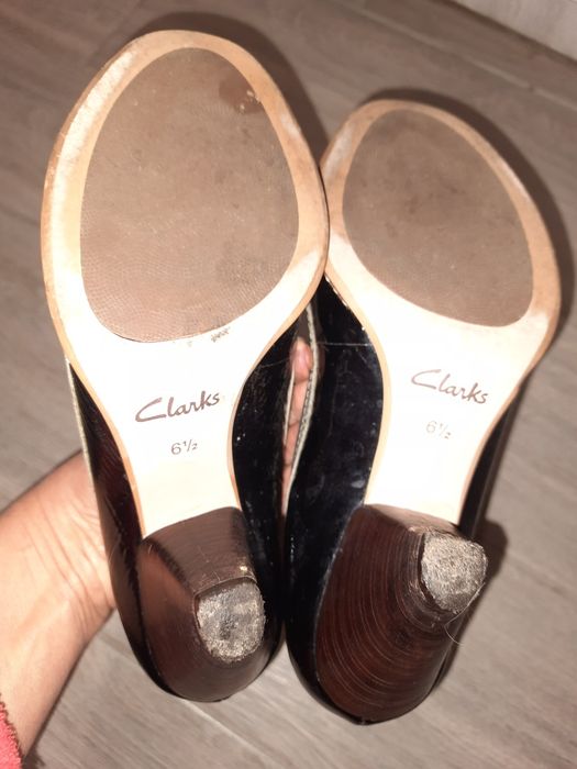 Туфлі Clarks шкіряні босоніжки черевики 6.5
