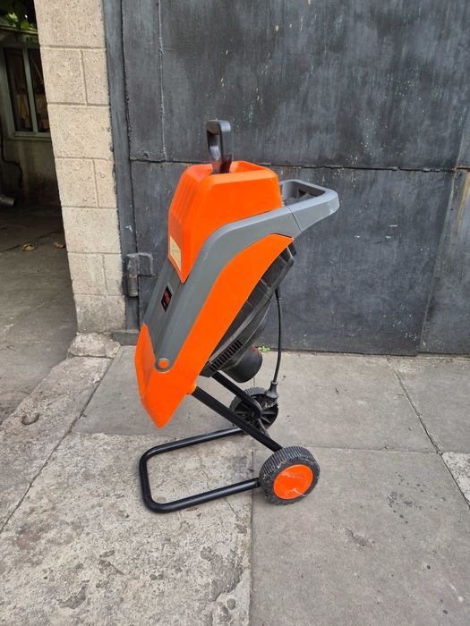 Подрібнювач гілок садовий KRAFT & DELE 2550 Вт KD5200