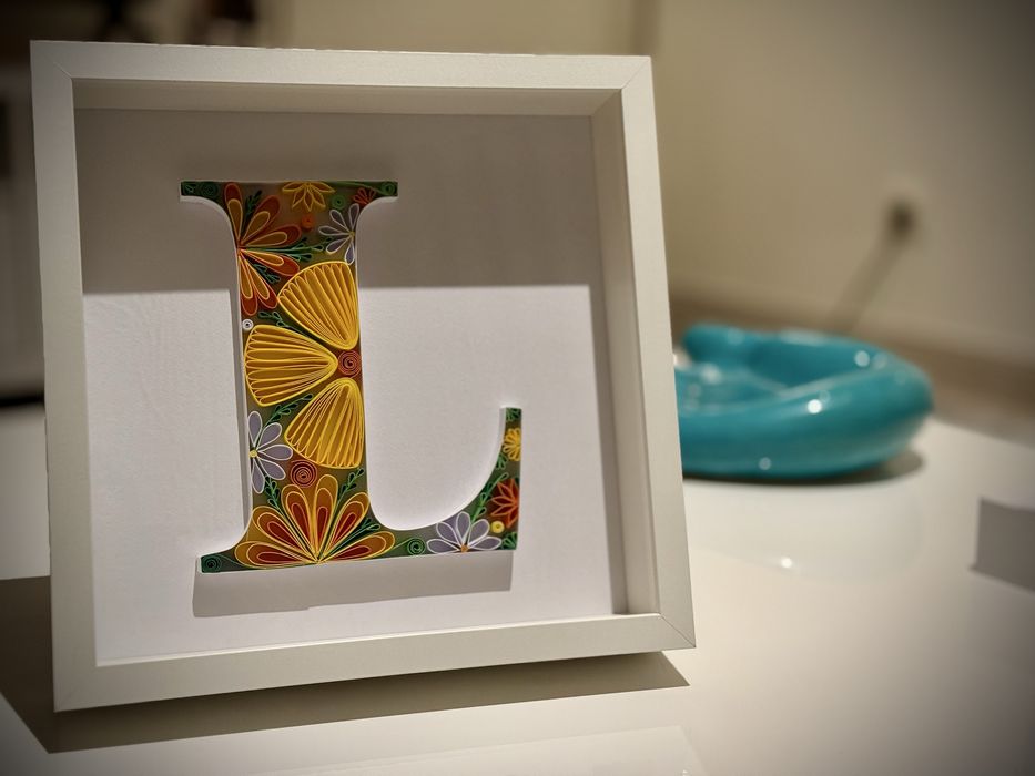 Quadro letra L em quilling