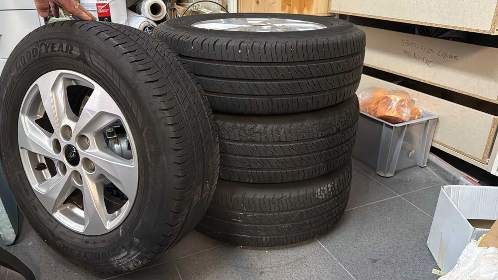 4 jantes com pneus para ford transit custom