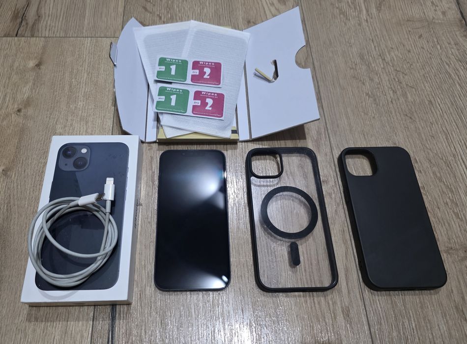 iPhone 13 128GB + akcesoria | Stan bardzo dobry
