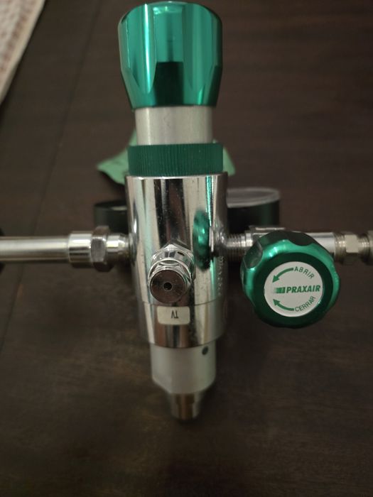 Válvula reguladora de oxigênio da marca Praxair