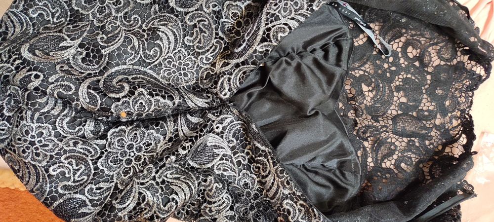 Платье из  выбитого гипюра