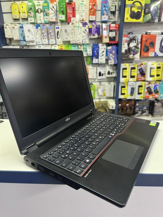 Fujitsu 15,6” intel i7-10850h ram 32gb ssd 512gb nvidia quadro t1000