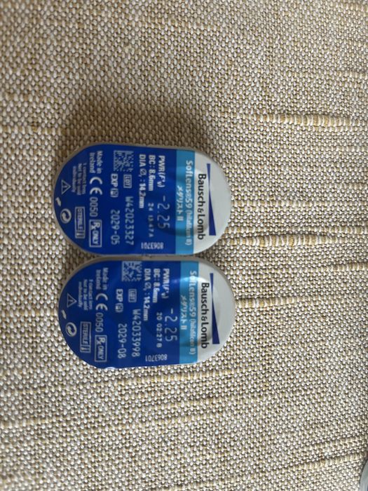 Soczewki kontaktowe Bausch and Lomb minus 2.25 miesięczne