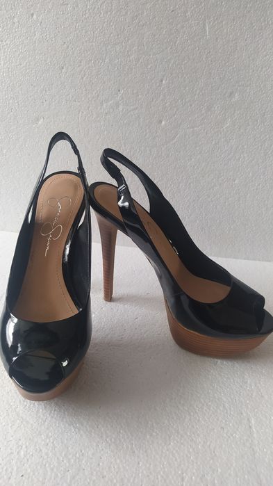 Szpilki czarne lakierki r. 37,5 Jessica Simpson
